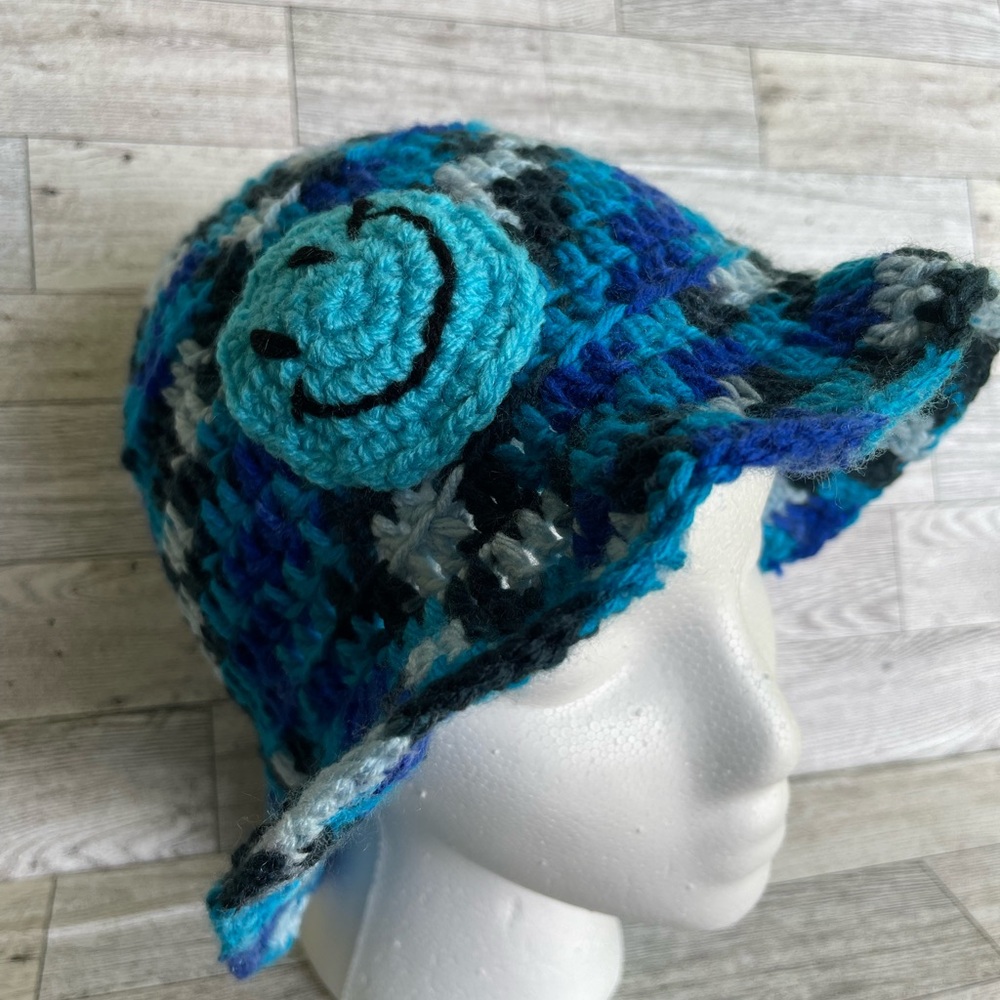 Crochet Hat Scrappy handmade unisex beach summer festival hippie boho Smileyface